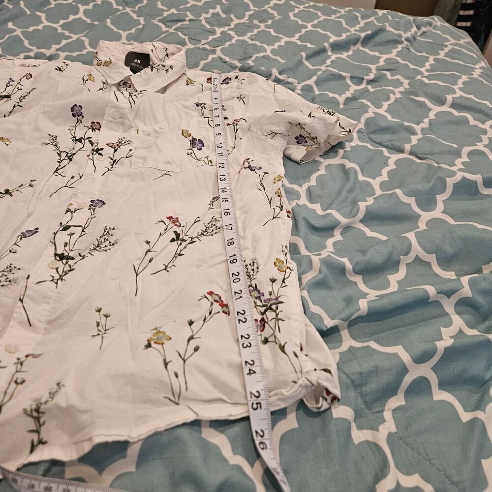 H&M Floral Button Up Shirt Men’s Medium White Short Sleeve Regular Fit *flaw* - Picture 8 of 9